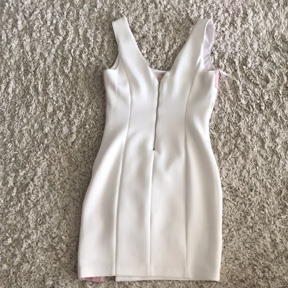 Guess Dress. Like a new. - Picture 4 of 7